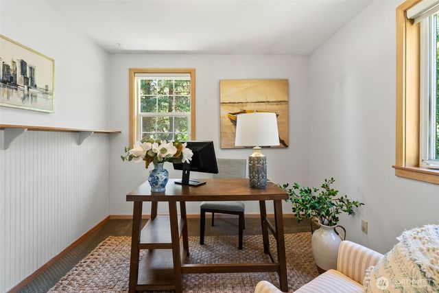 5356 Ruby Place NE, Bainbridge Island, WA 98110