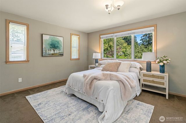 5356 Ruby Place NE, Bainbridge Island, WA 98110