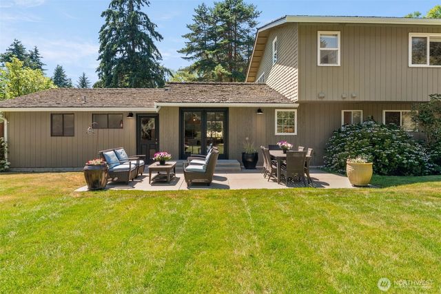 5356 Ruby Place NE, Bainbridge Island, WA 98110