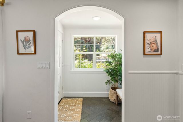5356 Ruby Place NE, Bainbridge Island, WA 98110