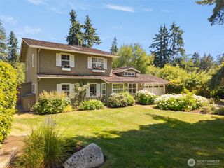5356 Ruby Place NE, Bainbridge Island, WA 98110