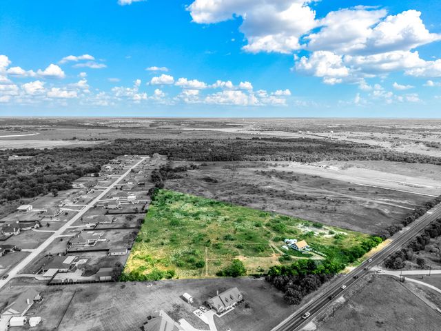 7348 N State Highway 34, Oak Ridge, TX 75161