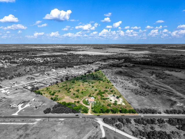 7348 N State Highway 34, Oak Ridge, TX 75161