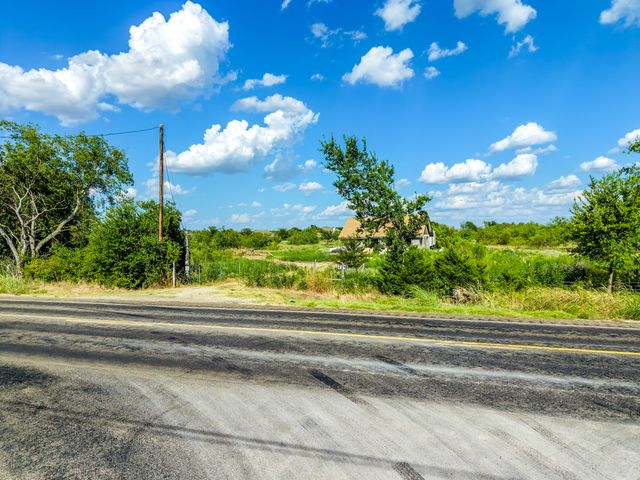 7348 N State Highway 34, Oak Ridge, TX 75161