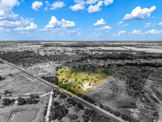 7348 N State Highway 34, Oak Ridge, TX 75161