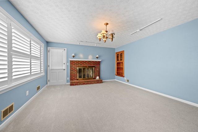 1128 Snead CIR, Bedford, VA 24523