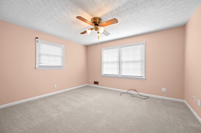 1128 Snead CIR, Bedford, VA 24523