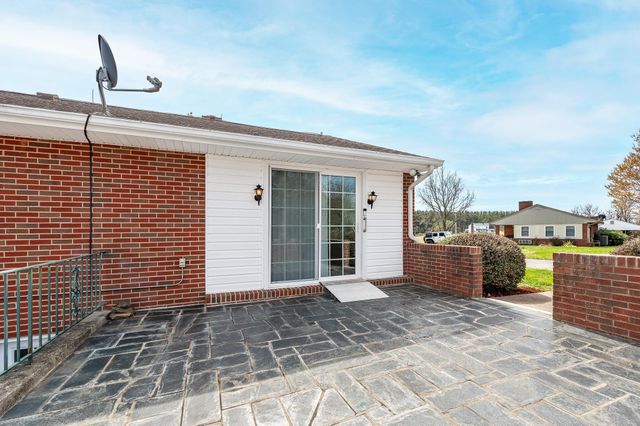 1128 Snead CIR, Bedford, VA 24523