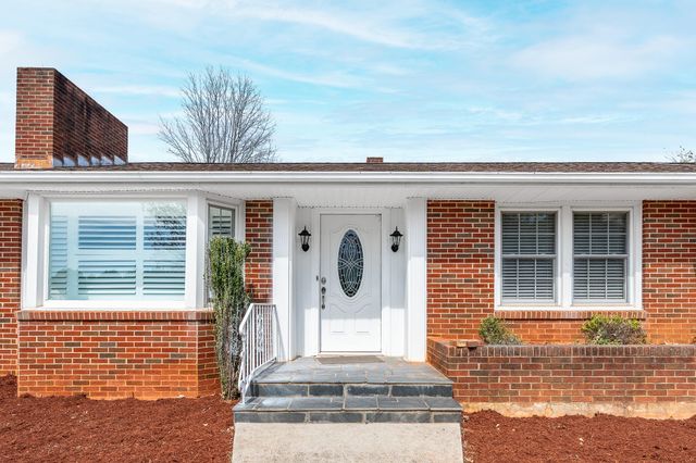 1128 Snead CIR, Bedford, VA 24523