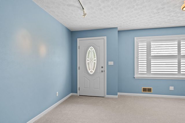 1128 Snead CIR, Bedford, VA 24523