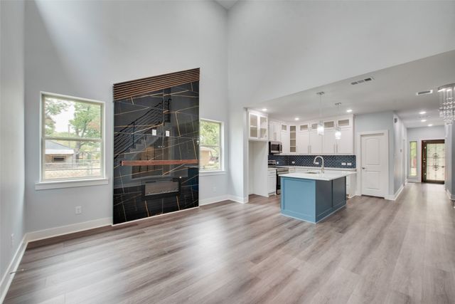 810 Euclid Street, Cleburne, TX 76033