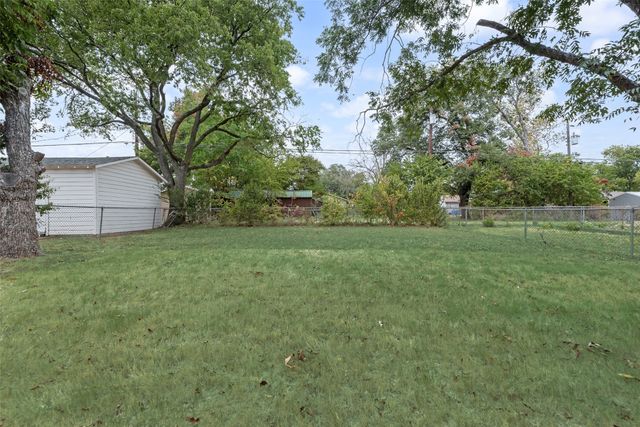 810 Euclid Street, Cleburne, TX 76033