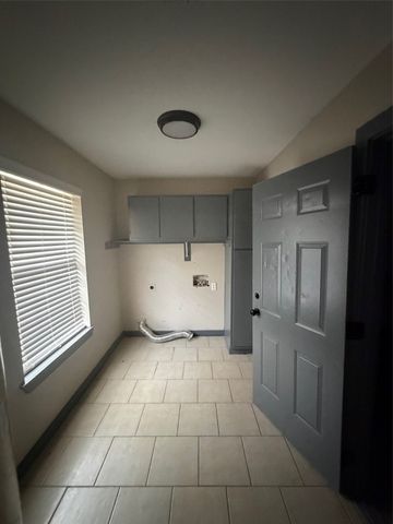 1313 Crosscreek Lane, Seagoville, TX 75159