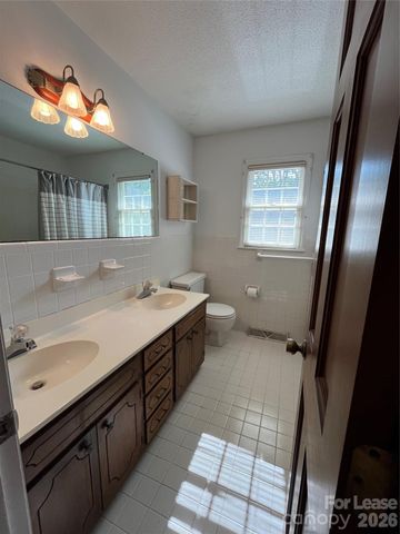 5625 Potter Road, Matthews, NC 28104