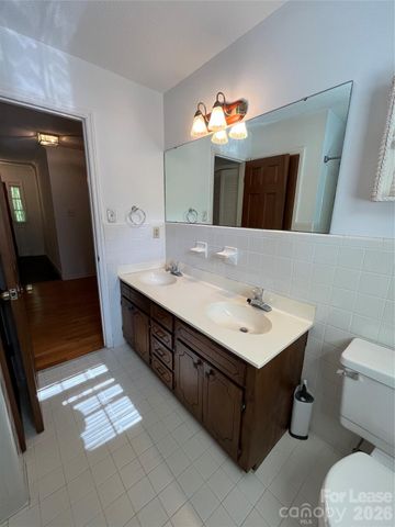 5625 Potter Road, Matthews, NC 28104