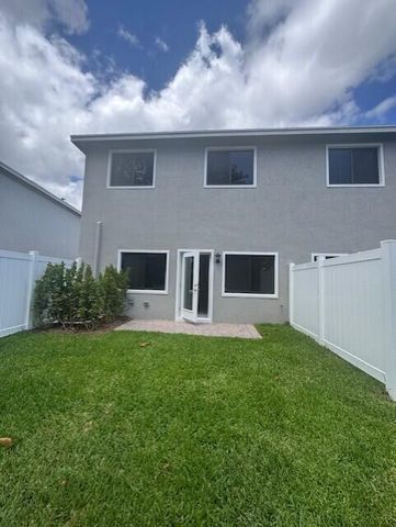 4844 Dillion Street, Lake Worth, FL 33463