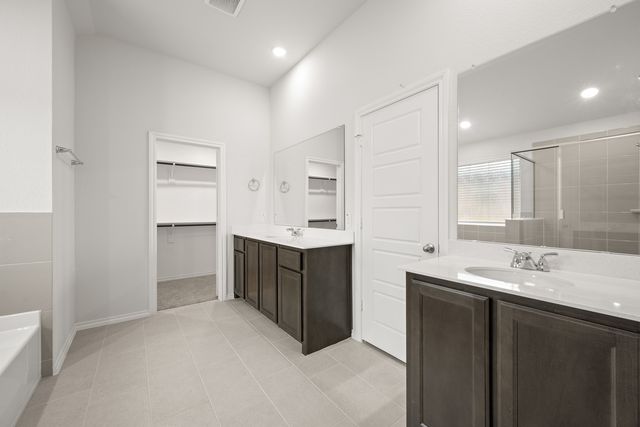 2641 River Bank Drive, Burleson, TX 76028