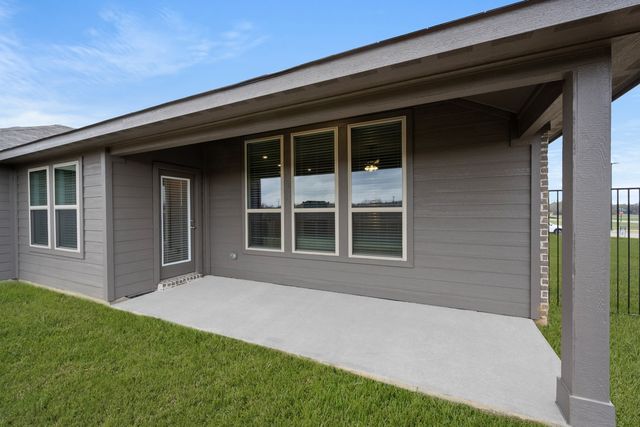 2641 River Bank Drive, Burleson, TX 76028