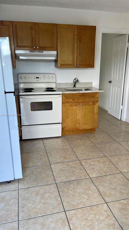 59 W 26th St 7, Hialeah, FL 33010