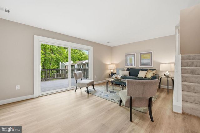 6045 HOLLOW KNOLL CT, Springfield, VA 22152