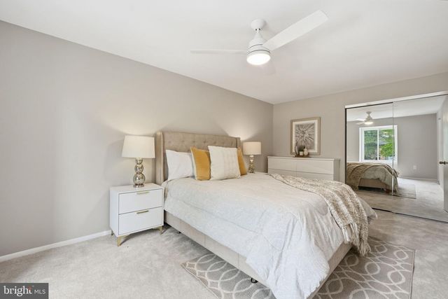 6045 HOLLOW KNOLL CT, Springfield, VA 22152