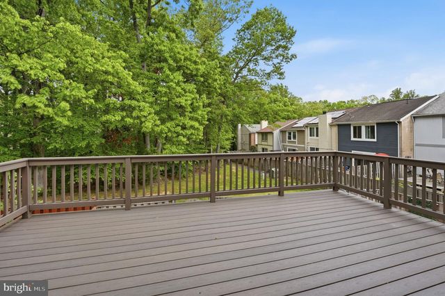 6045 HOLLOW KNOLL CT, Springfield, VA 22152