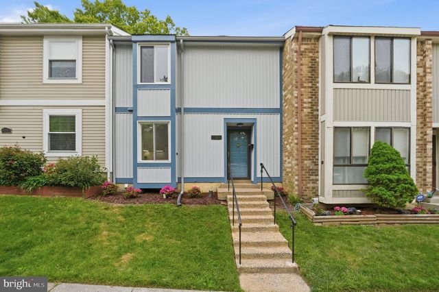 6045 HOLLOW KNOLL CT, Springfield, VA 22152