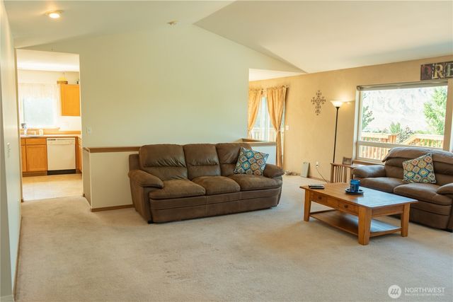 530 S Mary Avenue, East Wenatchee, WA 98802