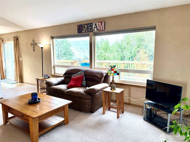 530 S Mary Avenue, East Wenatchee, WA 98802