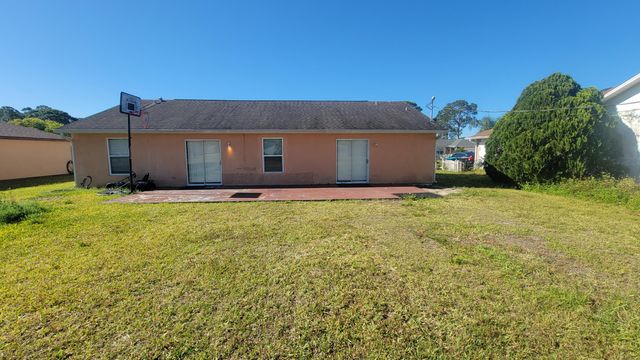 1837 Heartwellville Street NW, Palm Bay, FL 32907