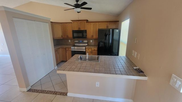 1837 Heartwellville Street NW, Palm Bay, FL 32907