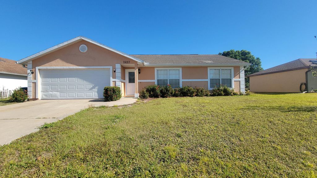 1837 Heartwellville Street NW, Palm Bay, FL 32907