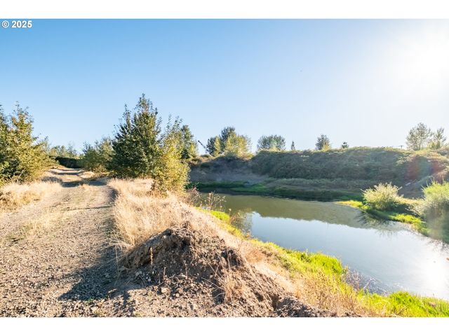 3030 RIVER BEND Rd, Salem, OR 97304