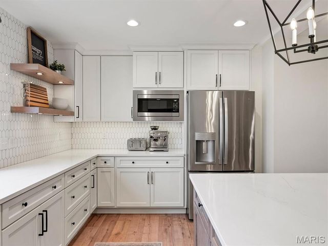 1724 Pottery Road, Washington, MO 63090