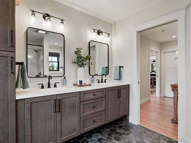 1724 Pottery Road, Washington, MO 63090