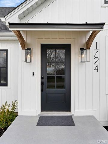 1724 Pottery Road, Washington, MO 63090