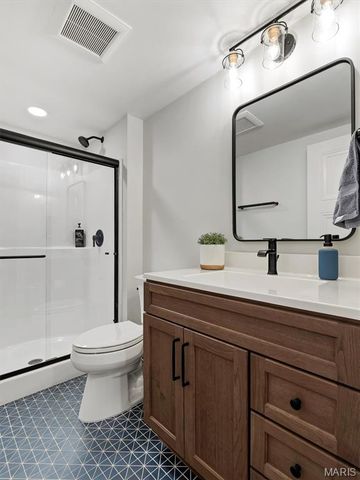 1724 Pottery Road, Washington, MO 63090