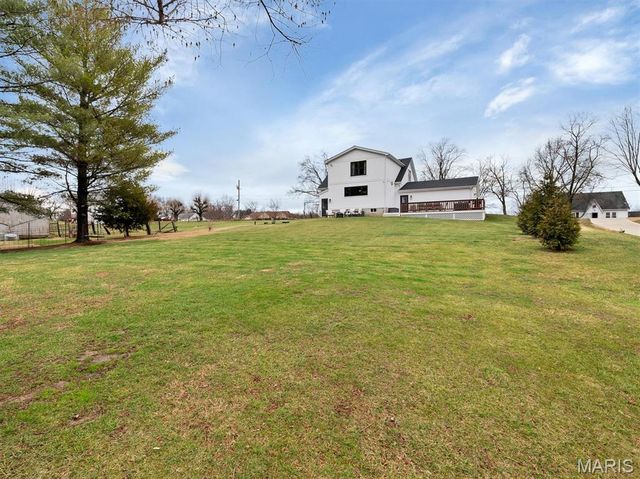 1724 Pottery Road, Washington, MO 63090
