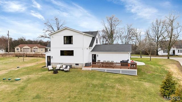 1724 Pottery Road, Washington, MO 63090