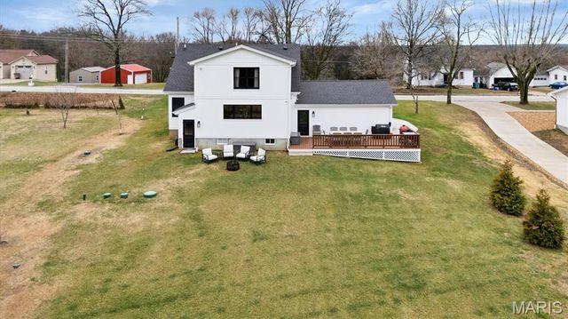 1724 Pottery Road, Washington, MO 63090