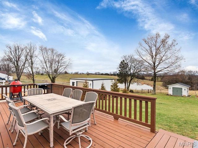 1724 Pottery Road, Washington, MO 63090