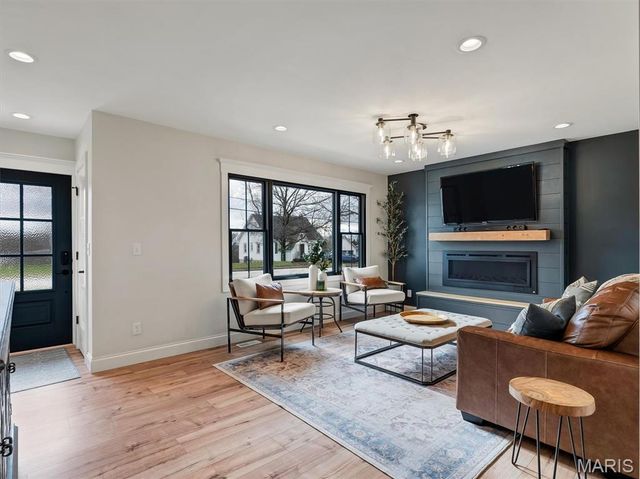 1724 Pottery Road, Washington, MO 63090