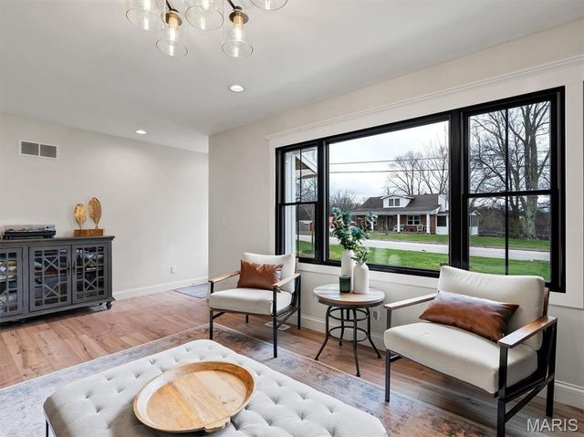 1724 Pottery Road, Washington, MO 63090