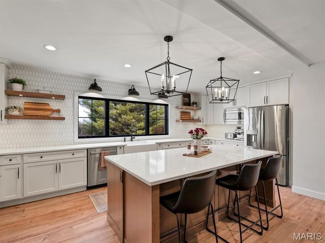 1724 Pottery Road, Washington, MO 63090