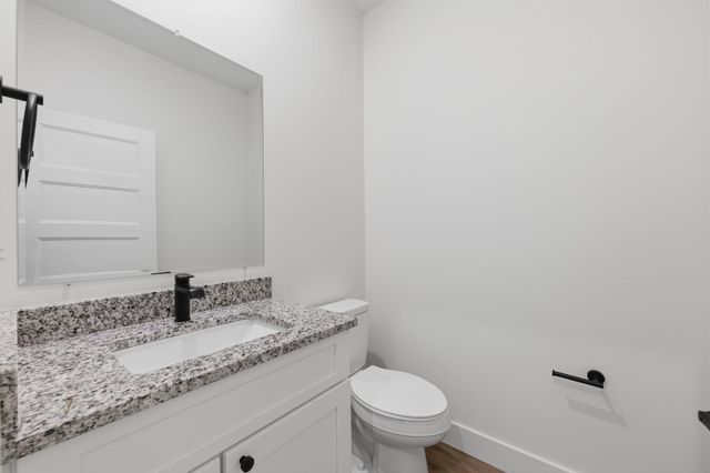 707 E Briarbrook Ln, Park City, KS 67147