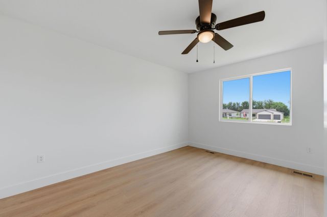 707 E Briarbrook Ln, Park City, KS 67147