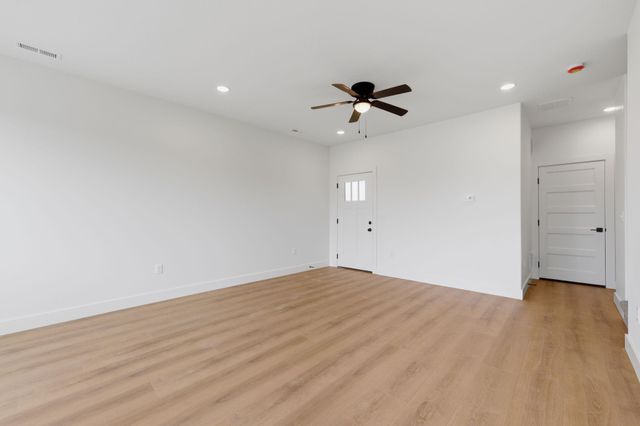 707 E Briarbrook Ln, Park City, KS 67147