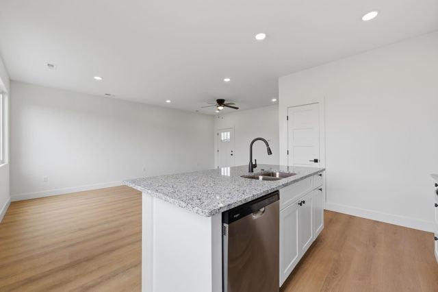 707 E Briarbrook Ln, Park City, KS 67147