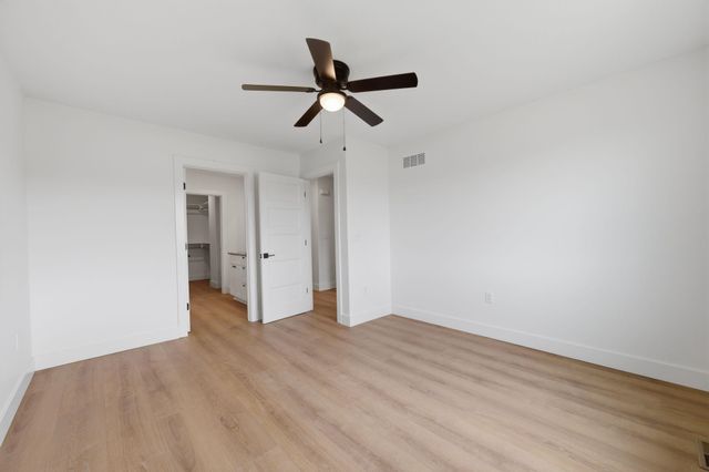 707 E Briarbrook Ln, Park City, KS 67147