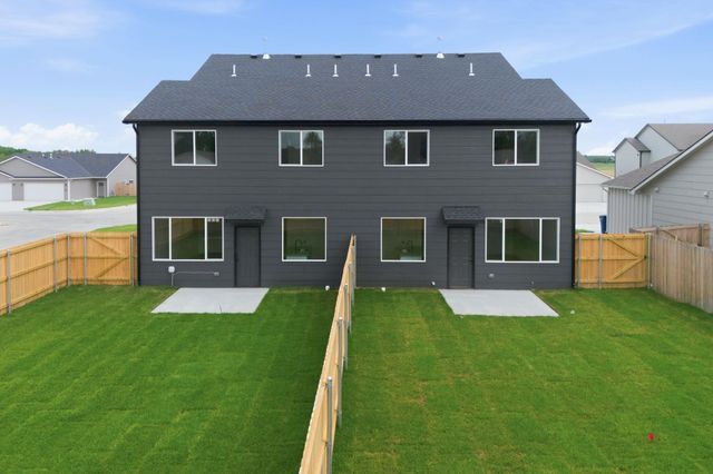 707 E Briarbrook Ln, Park City, KS 67147